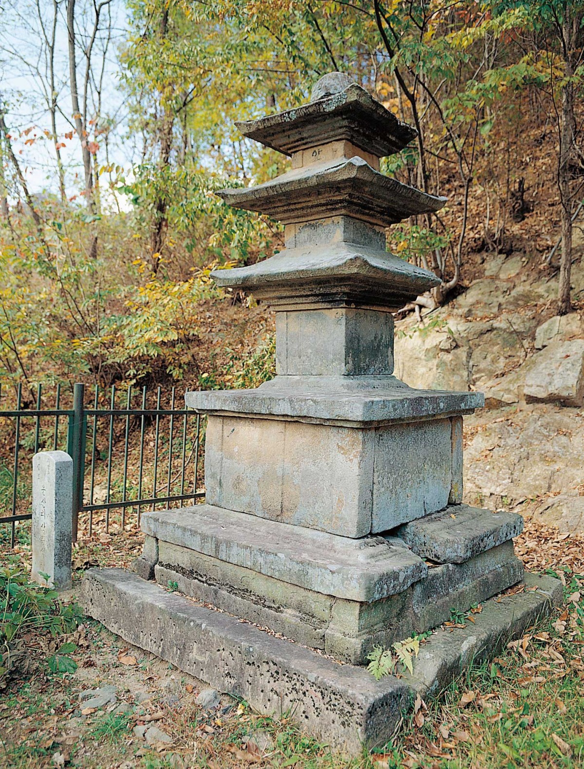운산리 삼층석탑